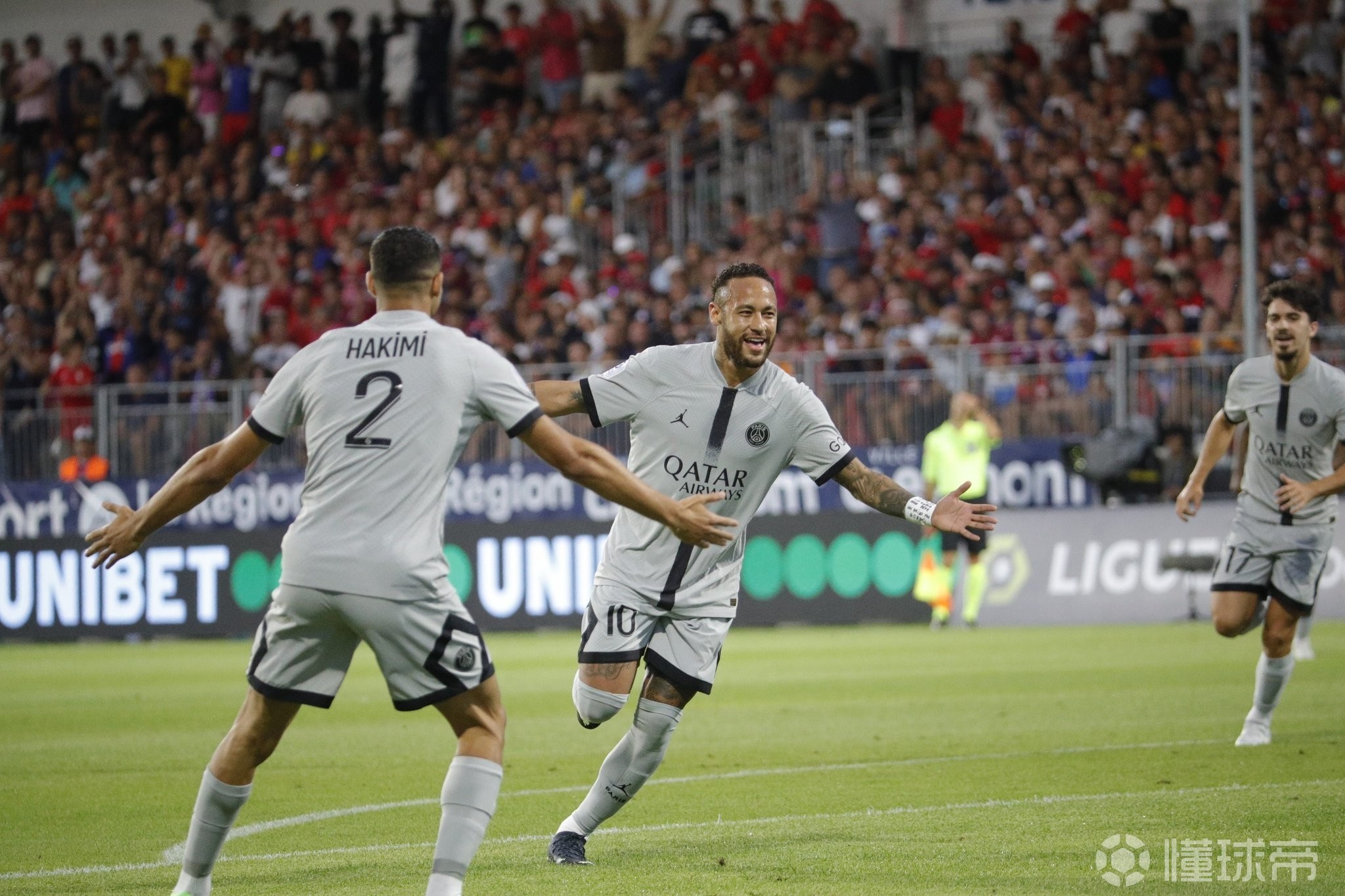 比利时力克摩洛哥,马尔基尼奥斯送出助攻 比利时力克摩洛哥,马尔基尼奥斯送出助攻