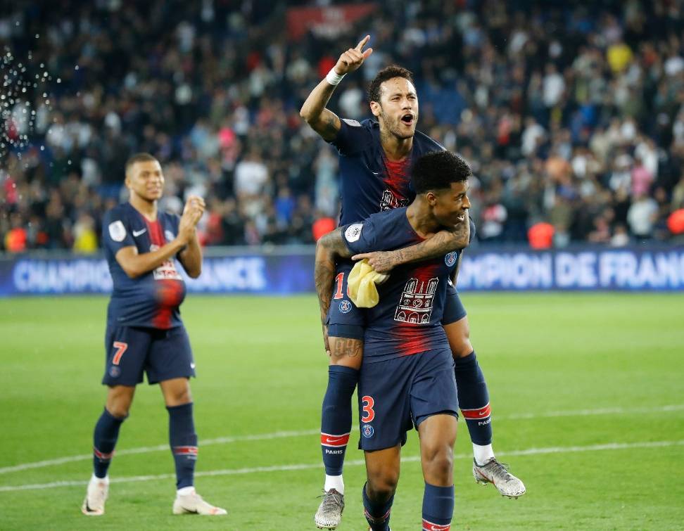 斯特拉斯堡主场全取三分,惨胜尼斯 斯特拉斯堡主场全取三分,惨胜尼斯