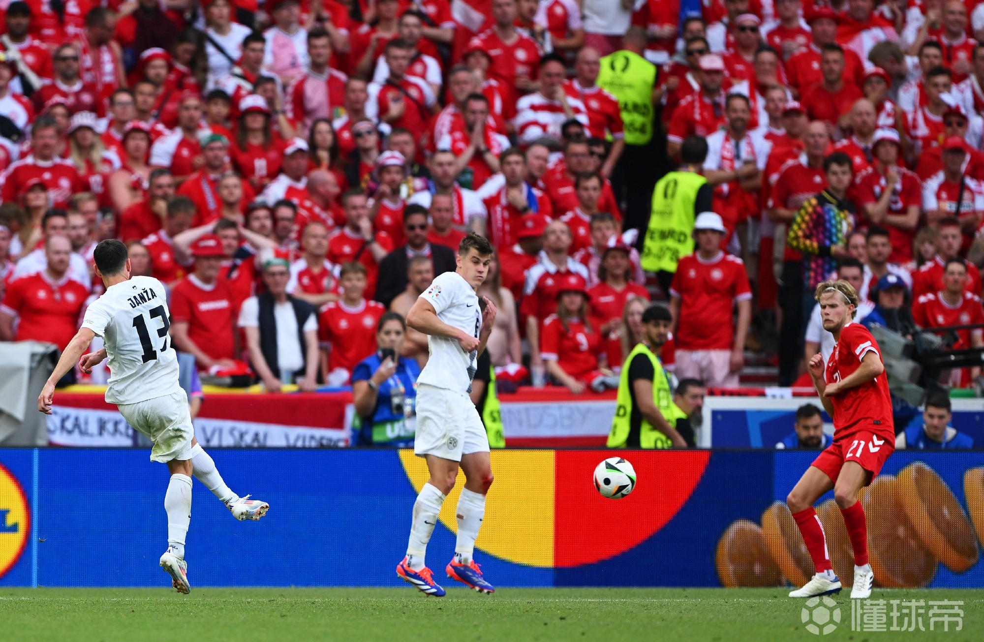 关于斯洛文尼亚队客场2-0战胜阿尔巴尼亚队的信息 关于斯洛文尼亚队客场2-0战胜阿尔巴尼亚队的信息