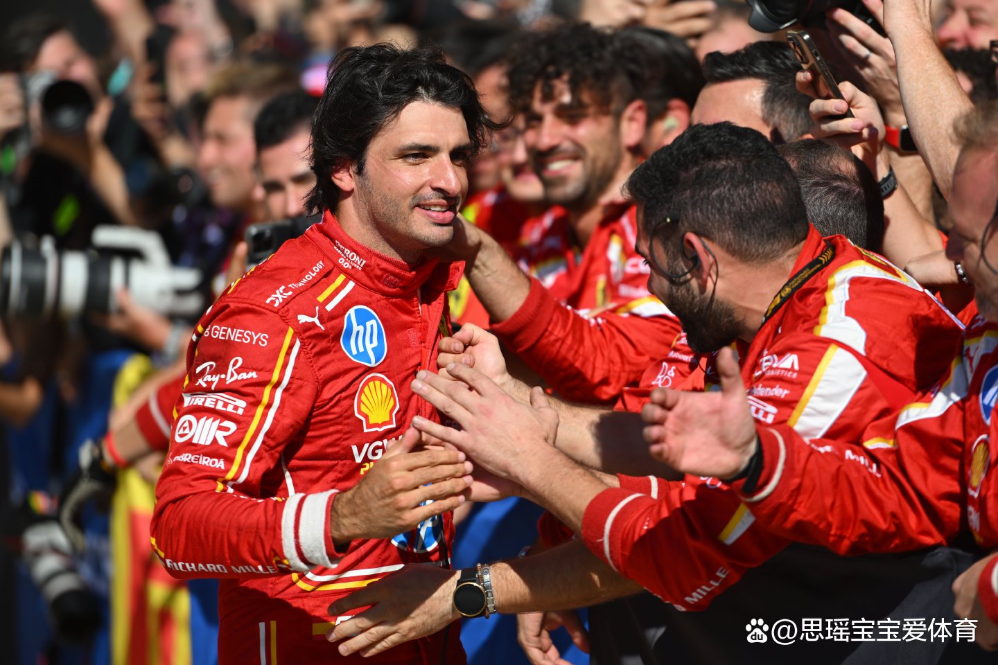 梅赛德斯翻盘法拉利，皮亚斯特里扛起全队的简单介绍