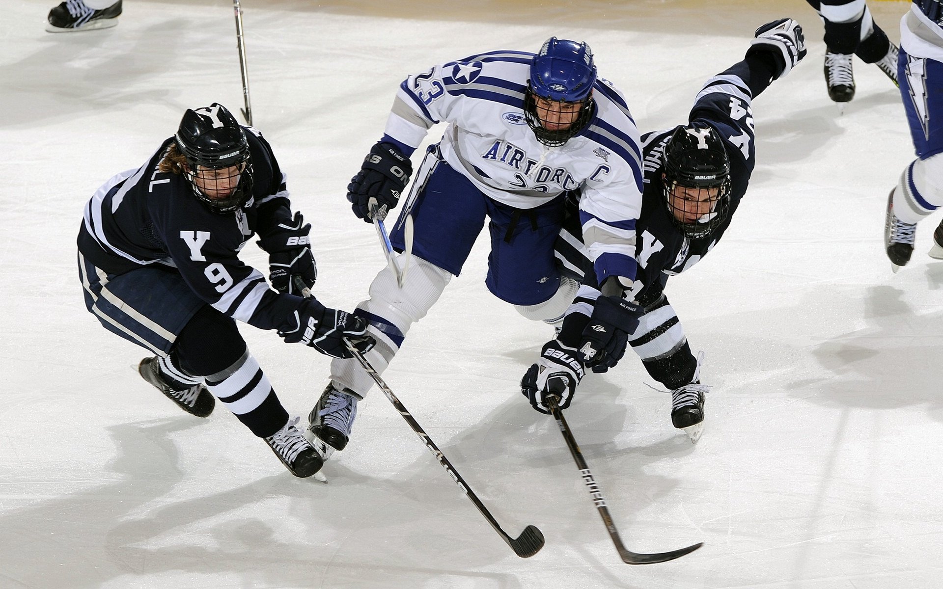 欧冠决赛焦点战，伊拉克强势拿下曼城